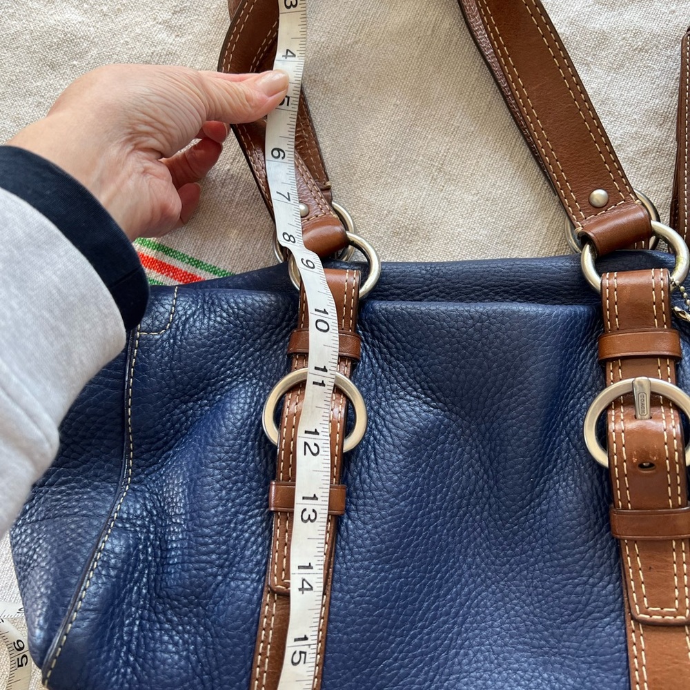 Coach Navy and Brown pebble Leather bag. Matching wristlet and Coach bow. - Picture 8 of 11